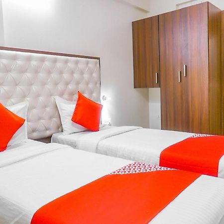Oyo 15541 Pearl Inn Пуна Экстерьер фото